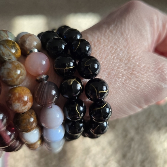 🐰SALE🐰 10mm Golden Black Agate Bracelet - Picture 6 of 12